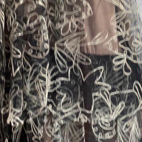 Cinq a Sept tiered Kaine gown - Picture 4 of 7